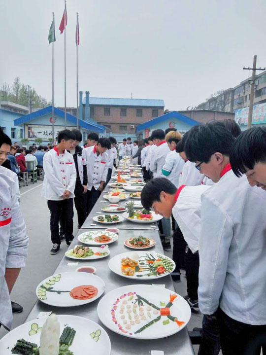 烹饪三班拼摆